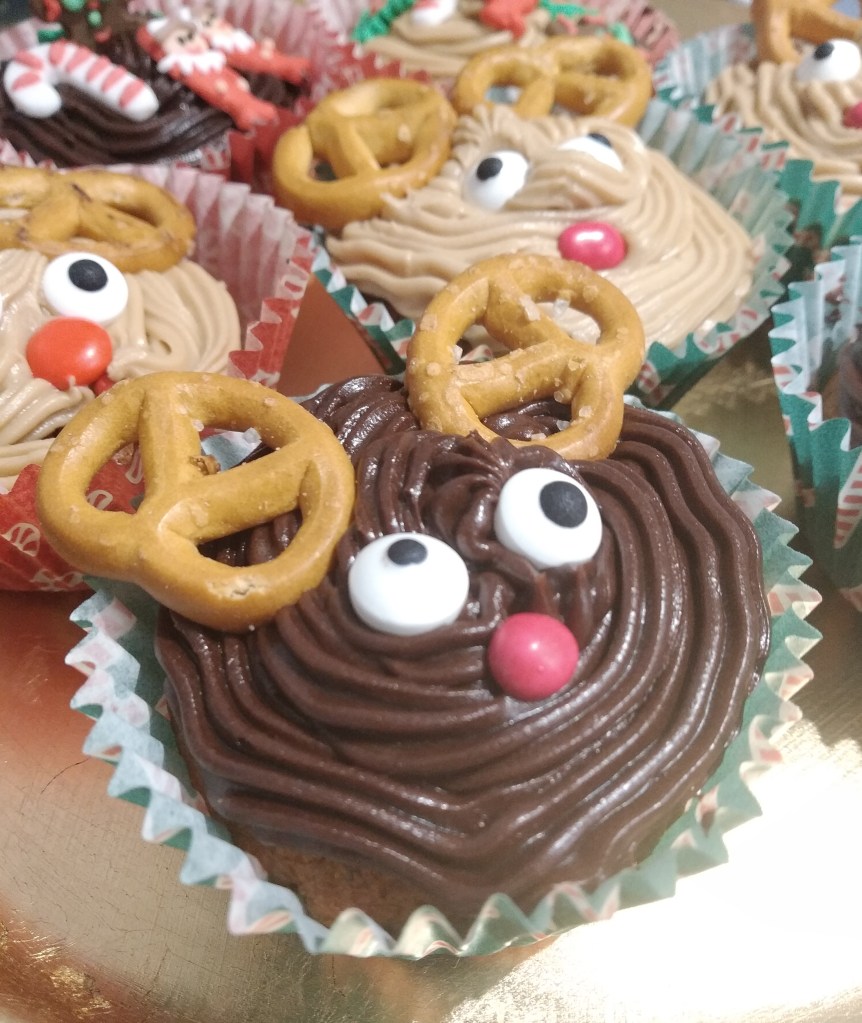 Gluten free christmas cupcakes - easy recipe for baking with kids, vegan rudolph